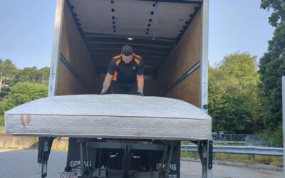 Mattress Drop-Off Vs. Curbside Pickup: What’s Best For You?