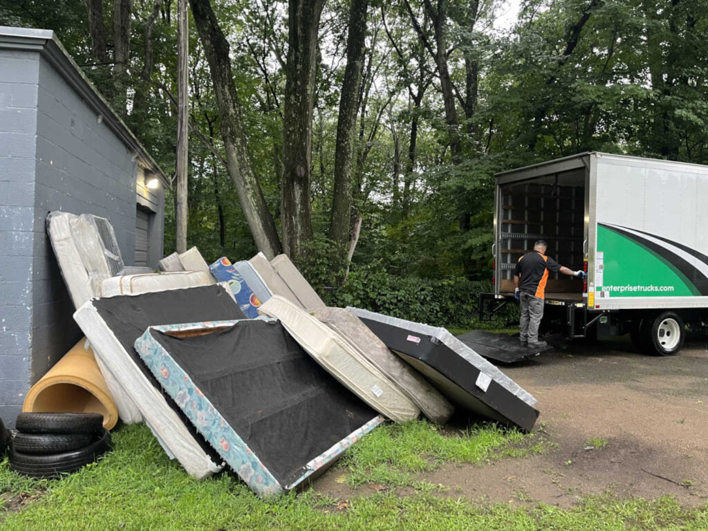 Mattress Junk Removal Vs Recycling
